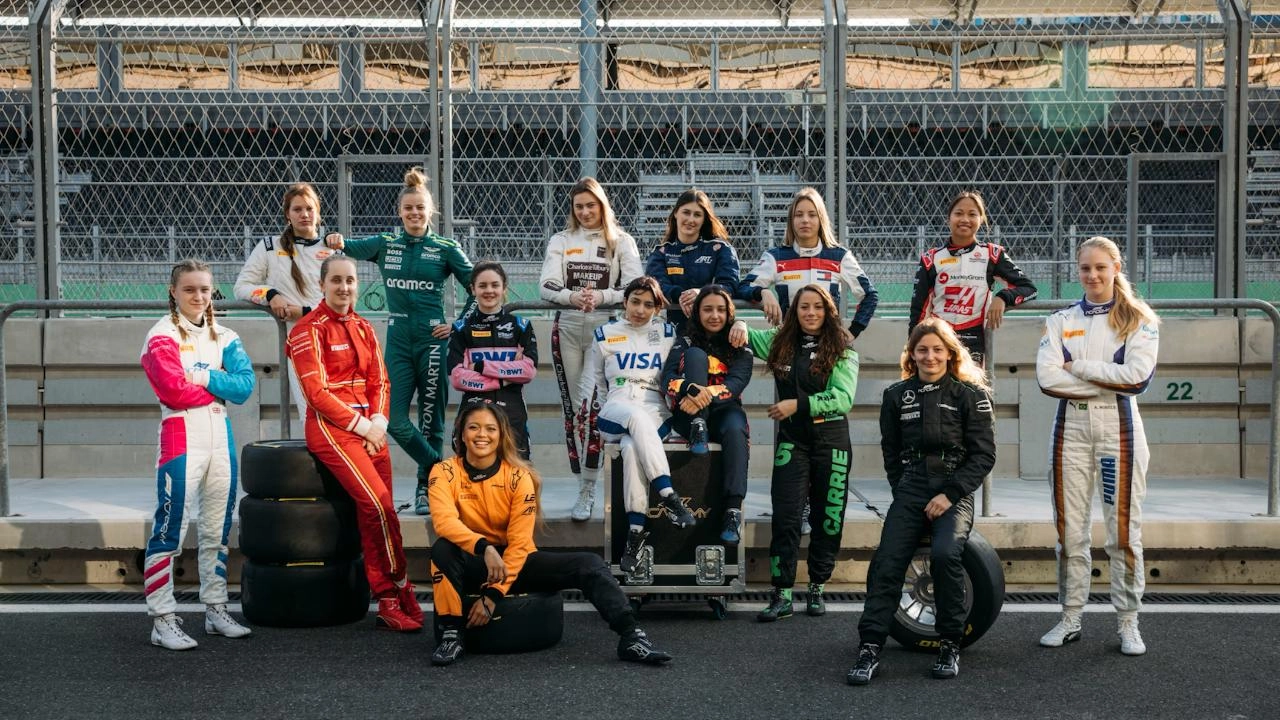 Foto del comité FIA.